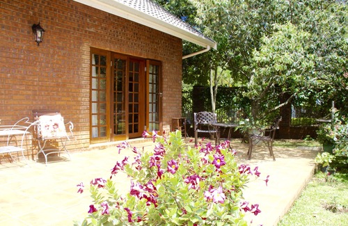 Winston Park Cottage | Rondeletia Cottage Guesthouse ♛ Premium Self-catering (incl. breakfast basket)