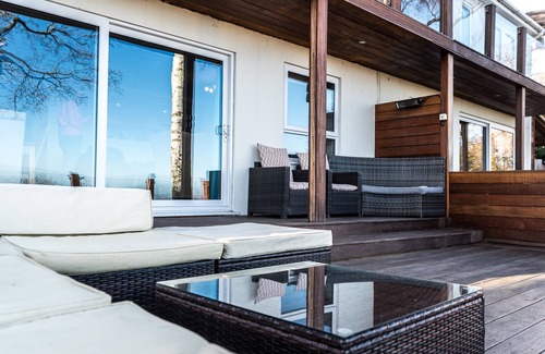 Little Malvern House | Rondene - Luxury Cottage with Covered Hot Tub and Log Burner