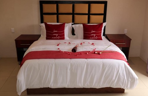 Makhado Cabin | Rondy Bosch Lodge
