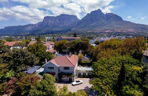 Rondebosch House | Roodenburg House