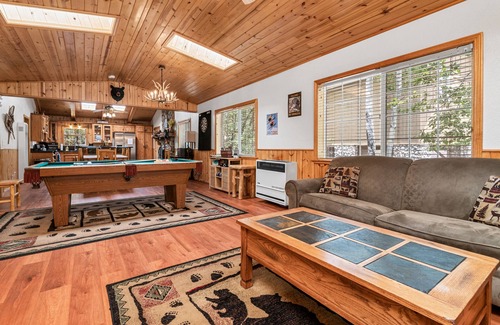 The Village Cabin | Roof top hot tub, Village and Marina walk. Billiards, darts, fireplace, hot tub.