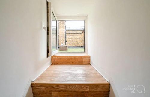 Old Street Apartment | Rooftop Apartment by KeyHol Holidays