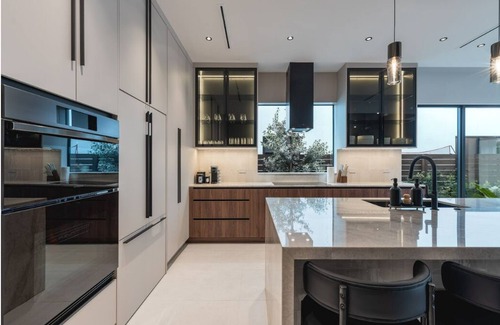Coral Way House | Rooftop BBQ, Private Pool, Smart TV, King Bed, Mins from Coral Gables & Brickell