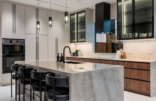 Coral Way House | Rooftop BBQ, Private Pool, Smart TV, King Bed, Mins from Coral Gables & Brickell