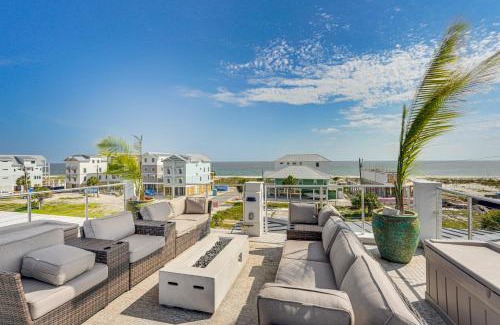 Mexico Beach House | Rooftop Deck and Hot Tub Mexico Beach Home!