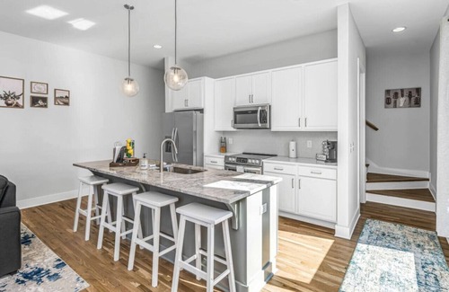 Nashville House | Rooftop Deck w/Grill/Golf!10min to Ole Opry & DT!