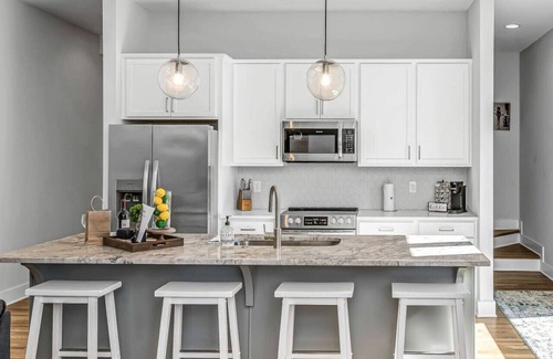 Nashville House | Rooftop Deck w/Grill/Golf!10min to Ole Opry & DT!