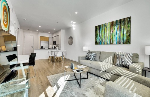 Mission Valley Apartment | Rooftop Deck w/Mission Valley Views! Free Parking