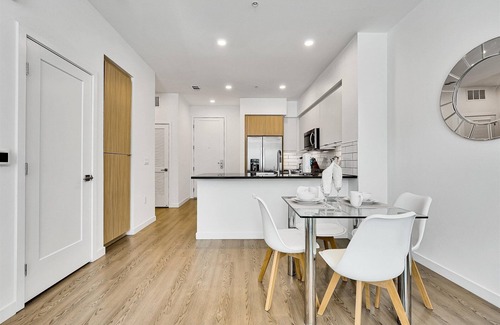 Mission Valley Apartment | Rooftop Deck w/Mission Valley Views! Free Parking