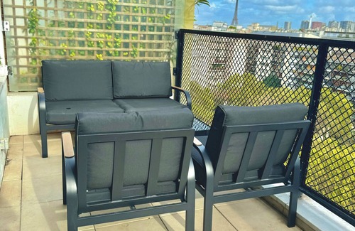 Auteuil Apartment | Rooftop Eiffel Tower