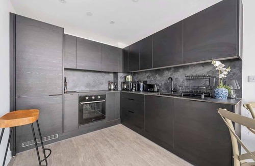 Old Trafford Apartment | Rooftop Flat Stunning City View by City SuperHost