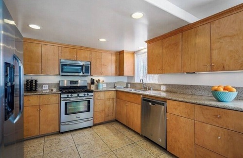 Silver Strand House | Rooftop Getaway- Ocean View Beach House!