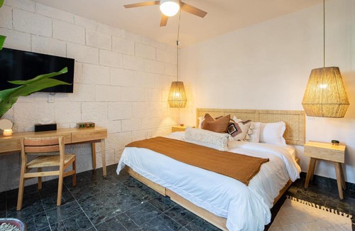 Oaxaca Villa | Rooftop Hot Tub! 3 levels, 5Bedroom in Villa Noria