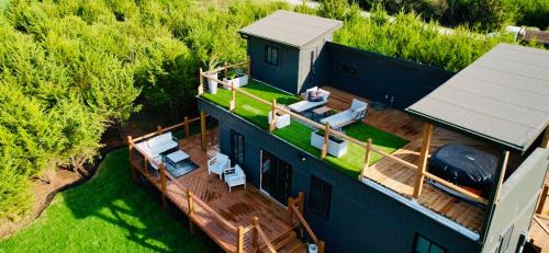 Linn Valley House | Rooftop Hot Tub Lake Getaway, Golf Cart & Fire Pit