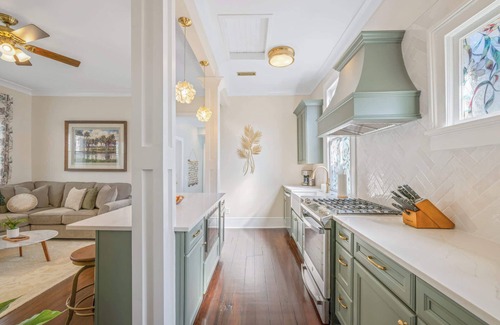Cannonborough Elliotborough House | Rooftop & Hot Tub + Parking - 3 Blocks to King!