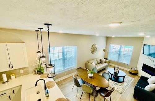 Dahlman House | Rooftop Patio near Downtown with Garage Parking