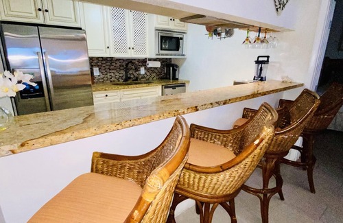 Nazareth Condo | ROOFTOP PATIO! Updated, Spacious 3 Bdrm, plus TENNIS!