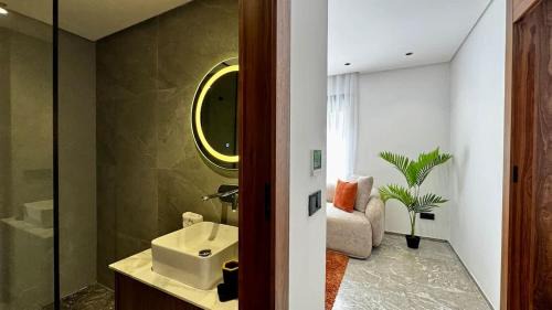 RACINE EXTENSION Apartment | Rooftop Pool Studio - By AppartAli