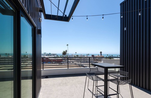 Ventura Apartment | Rooftop Suite with Private Outdoor Space within Luxury Beach Property