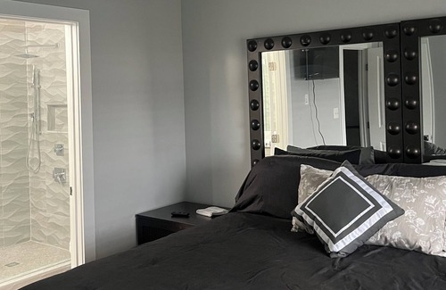 Trinidad House | Rooftop Townhome in the Heart of the City! Centrally located 5mins from Dwntown!