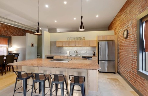 Evansville House | Rooftop Views in the Heart of Downtown