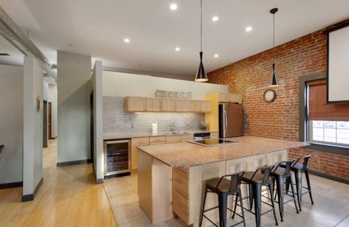 Evansville House | Rooftop Views in the Heart of Downtown