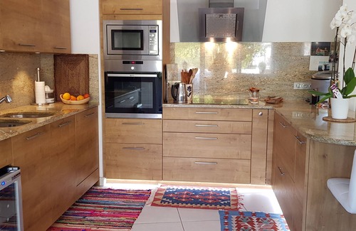 French Riviera Apartment | Rooftop villa with Jacuzzi and sea view 50m from Monaco.