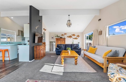 Rotorua House | Rooftops Rotorua - 4 Bedrooms, 2 Bathrooms