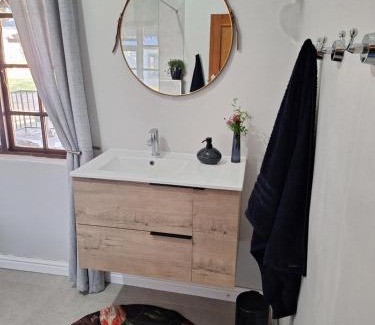 Drakenstein House | Rooiheuwel Cottage