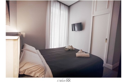 Quartieri Spagnoli Bed & Breakfast | Room 1 - King Superior with balcony