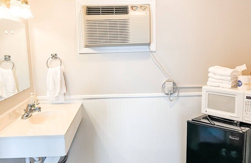 Whitehall Apartment | Room #12