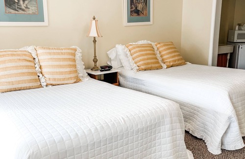 Whitehall Apartment | Room #15