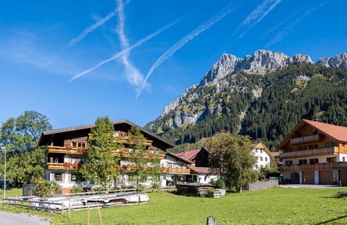 Nesselwaengle Apartment | Room '15' with Mountain View, Shared Terrace and Wi-Fi