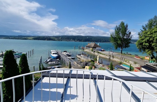 Reichenau Apartment | Room '2-Bett Mit Seeblick' with Lake View, Shared Terrace and Wi-Fi