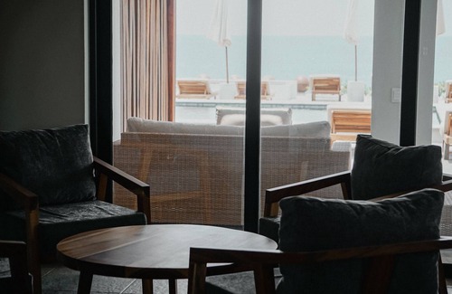 Isla Navidad Apartment | ROOM 2- Spacious Ocean Front Condo for 6 People