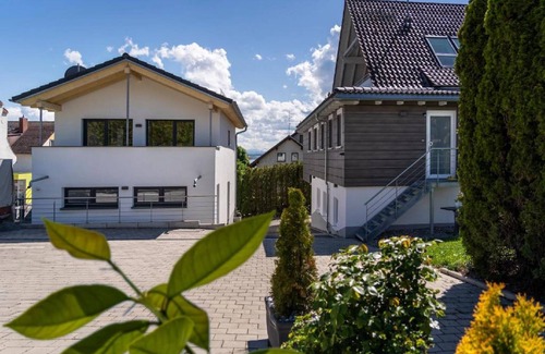 Hagnau Apartment | Room '205' with Shared Garden, Balcony and Wi-Fi