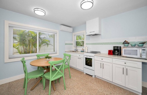 Sunset Beach Hotel | Room 3 · Poolside-bedroom Suite- 2 beds- Pool View