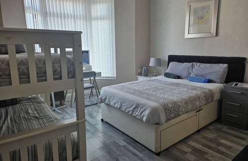 Everton Apartment | Room 3: The Sanctuary - Family