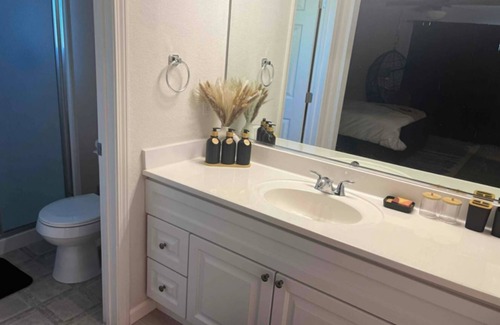 Rancho Cordova Bed & Breakfast | Room-4-Rent. With Chef!