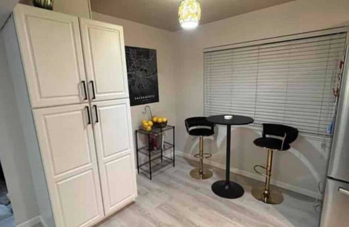 Rancho Cordova Bed & Breakfast | Room-4-Rent. With Chef!