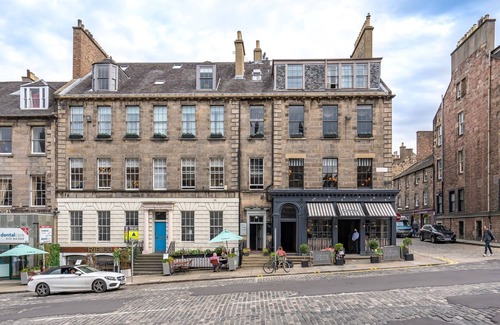 New Town House | Room 8 Summary: No. 5
