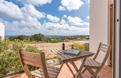 Aljezur Apartment | Room 'Abril' with Sea View, Shared Pool and Wi-Fi