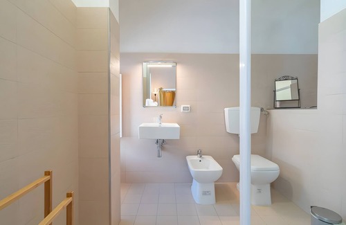 Ragusa Apartment | Room 'Al 214 - Suite' with Balcony, Wi-Fi and Air Conditioning