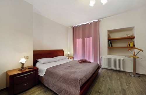 Donnas Bed & Breakfast | Room 'Ambra' with Mountain View and Wi-Fi