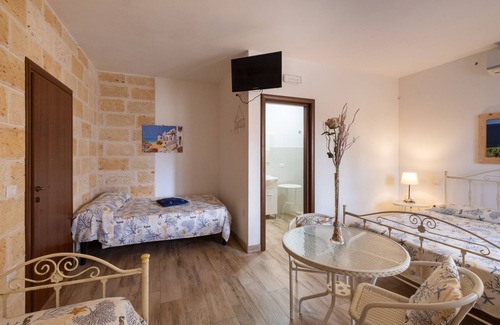 Borgagne Villa | Room 'Anna's House - Cavalluccio Marino' with Wi-Fi and Air Conditioning