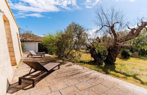 Casarano Apartment | Room 'Arancio' with Private Terrace, Wi-Fi and Air Conditioning