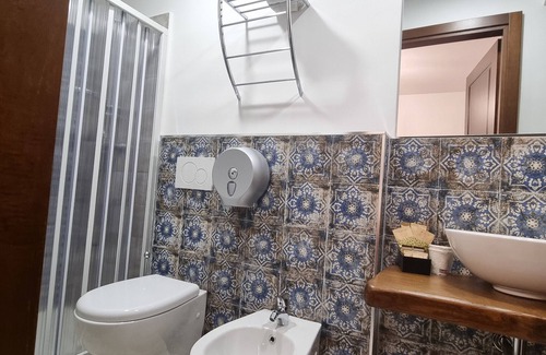 Sant'Angelo di Brolo House | Room 'Arcaloro Resort Rooms Ghiro' with Shared Pool, Wi-Fi and Air Conditioning