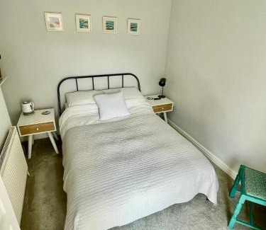 Wellington House | Room at Private House with Private Bathroom