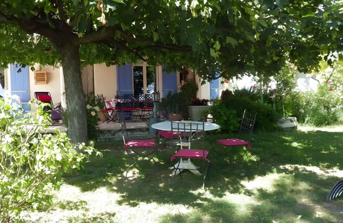 Visan Apartment | Room 'Bellevue' with Mountain View, Shared Terrace and Wi-Fi