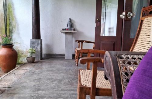 Pamankada East House | Room by the MANGO TREE